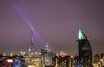 O próspero centro financeiro global de Dubai enfrenta teste de estresse em tempo de guerra
