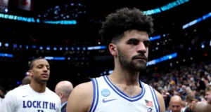 Classificando as piores derrotas de Duke em torneios da NCAA desde seu último título