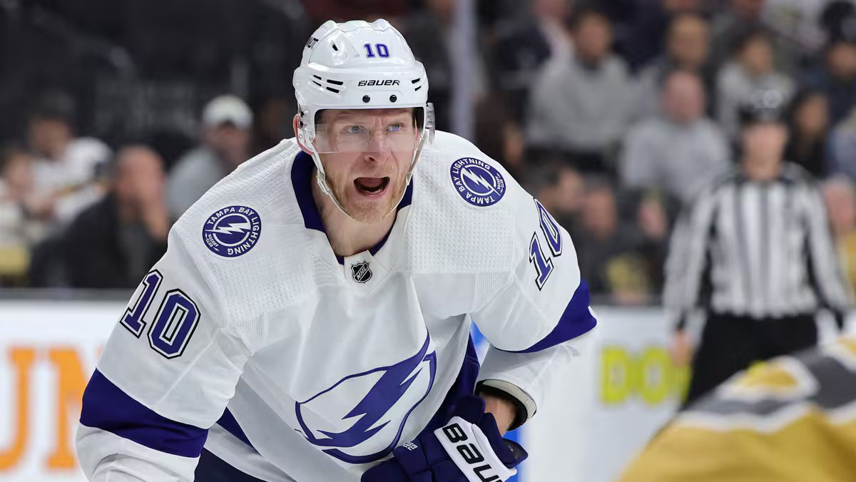 Corey Perry retorna para Tampa Bay