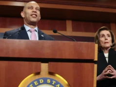 Democratas arrecadam US $ 2 milhões para provas intermediárias no evento Hakeem Jeffries-Nancy Pelosi LA, apresentador de Jimmy Kimmel