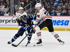 Scheifele marca na prorrogação na vitória dos Jets sobre os Blackhawks por 3-2