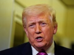 Trump alerta novamente o Irã para abrir o Estreito de Ormuz