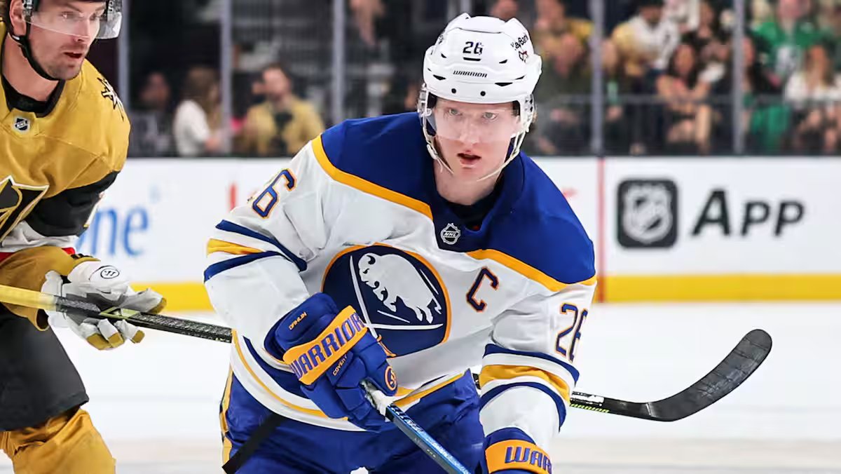 A noiva de Rasmus Dahlin ovacionada em seu retorno a Buffalo