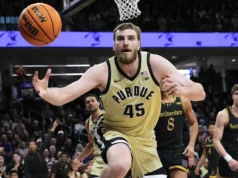 CJ Cox recupera o 15º lugar em Purdue, ultrapassando Nick Martinelli e Northwestern 70-66