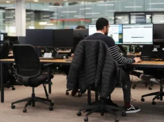 Crescimento salarial no Reino Unido desacelera para 3,8% à medida que o mercado de trabalho esfria