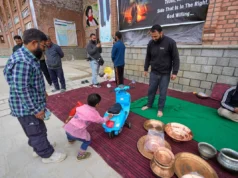 A guerra no Oriente Médio estimula os muçulmanos na Caxemira controlada pela Índia a coletar doações para o Irã