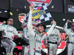 Chase Elliott venceu Denny Hamlin no Martinsville Speedway pela primeira vitória da temporada na NASCAR