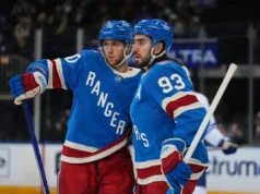 O Rangers venceu os Leafs por 6 a 2 e conquistou sua primeira vitória em casa desde 24 de novembro.