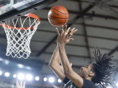 Emerald Ridge fica sem magia e cai para Gonzaga Prep nas semifinais estaduais