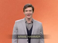 ‘SNL’ aborda incidente de calúnia racial dos BAFTAs com esboço de Tourette apresentando celebridades controversas como JK Rowling, Jill Zarin, Armie Hammer e Ye