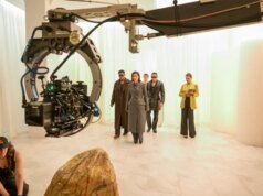 Como ‘The Beauty’ construiu sua estética de terror corporal usando 200 galões de silicone e baldes de gosma