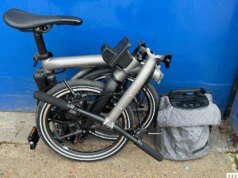 Revisão da bicicleta elétrica dobrável Brompton Electric T-Line: potência do pedal de bolso