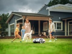 Conheça o RoboUP Raccoon 2 SE, um robô cortador inteligente construído para pequenos quintais