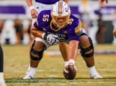 A escolha projetada do draft da CFL para a primeira rodada, Darius Bell, se apresenta no dia profissional da Carolina do Leste