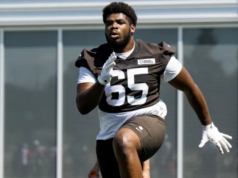 Saskatchewan Roughriders contrata o ex-bloqueador dos Bearcats, Dartanyan Tinsley