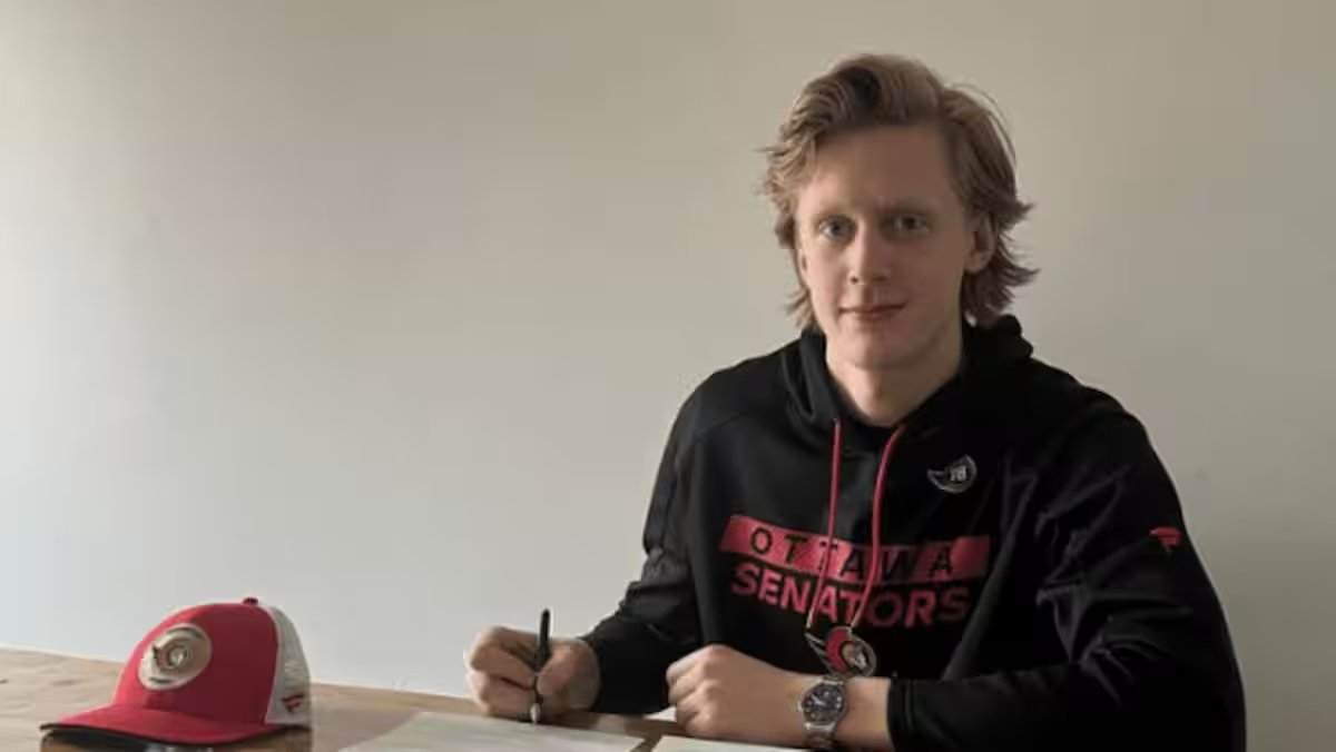 Os senadores são representados por um jogador escolhido por Cole Hutson