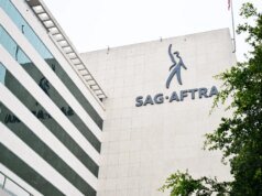 SAG-AFTRA & Studios estendem as negociações para a próxima semana em meio ao progresso à medida que o início das negociações do WGA se aproxima