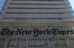 O New York Times afirma que o Pentágono está “desafiando” a ordem judicial e pede ao juiz que obrigue a equipe de Pete Hegseth a remover as restrições de acesso à imprensa