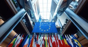 A aprovação da resolução GenAI pelo Parlamento Europeu anima os criadores do Euro, mas é rejeitada pelas organizações regionais de tecnologia