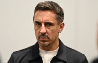 ‘Apenas pare com isso!’ – Gary Neville ordena que o Chelsea abandone a tática ‘ridícula’