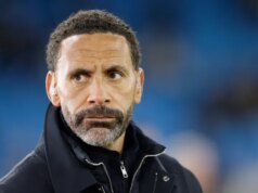 Rio Ferdinand pede que o Manchester United contrate quatro jogadores na janela de transferências do verão