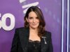 Tina Fey canaliza sua Mary Poppins interior no primeiro esboço de ‘Saturday Night Live UK’
