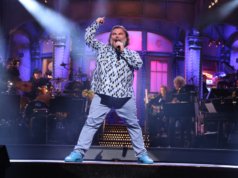 Jack Black retorna para apresentar ‘SNL’, menos de um ano após sua última aparição, com Jack White