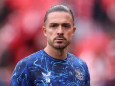 Jack Grealish elogia estrela ‘absolutamente inacreditável’ do Man Utd após vitória do Aston Villa