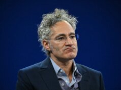 O CEO da Palantir usa calúnia para descrever pessoas que não acham que o governo tomará sua empresa