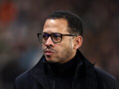O técnico do Chelsea, Liam Rosenior, criticou o comentário ‘estúpido’ após a derrota do Newcastle