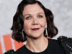 Maggie Gyllenhaal sobre o elenco da família em ‘The Bride!’ e ter a madrinha Jamie Lee Curtis como campeã do filme