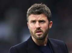 Paul Scholes critica Michael Carrick após a derrota do Man Utd para o Newcastle
