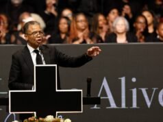 Jesse Jackson Jr. convoca seu pai "Voz Profética Consistente"