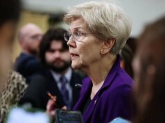 Warren pressiona o Pentágono sobre a decisão de conceder acesso xAI a redes classificadas