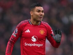 Casemiro responde a apelos para que ele fique ‘mais um ano’ no Man Utd