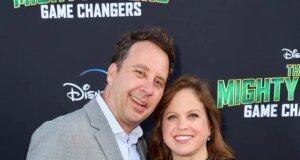 Especificação de ‘In Real Life’ da Disney Lands, de Cathy Yuspa e Josh Goldsmith; Trio ‘Cobra Kai’ entre produtores