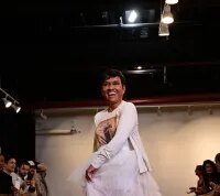 O famoso estilista Phillip Bloch, que vestiu Halle Berry, Nicole Kidman e mais, será o foco do próximo documentário