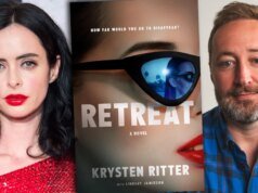 Krysten Ritter definida para EP e preparada para estrelar uma série baseada em seu livro ‘Retreat’ da equipe de ‘The Flight Attendant’ de Steve Yockey & Berlanti Prods.