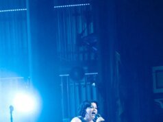 Lola Young prova que é uma verdadeira estrela do rock em um retorno bravura ao palco no Orpheum de Los Angeles: revisão do concerto