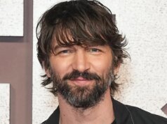 Michiel Huisman se junta ao piloto Dick Wolf da NBC ‘What the Dead Know’