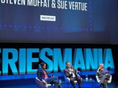 O criador de ‘Sherlock’ Steven Moffat e a produtora Sue Vertue no novo programa ‘Number 10’ – uma ‘comédia dramática no local de trabalho mais ridículo’