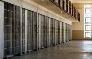 O que nosso sistema de justiça deve fazer com os infratores de nível inferior?