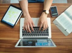 Seu filho adolescente provavelmente está usando IA para fazer a lição de casa