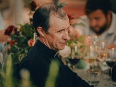 O drama de assassinato da RTÉ, ‘These Sacred Vows’, mostra o ambicioso impulso do roteiro da Irlanda na Series Mania