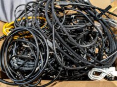 Como organizar sua tecnologia e limpar aquela caixa aleatória de cabos