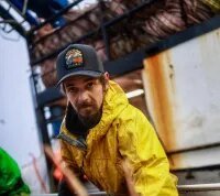 A mãe da estrela de ‘Deadliest Catch’ diz que ele sofreu uma concussão no mesmo barco semanas antes de morrer