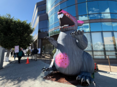 WGA West Staff Union chama a administração de volta à mesa de negociações quando a primeira semana de palestras AMPTP dos redatores termina: “Enough Is Enough”