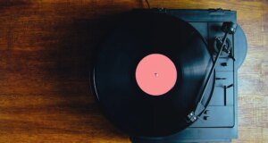 Receitas recordes globais crescem para US$ 31,7 bilhões no décimo primeiro ano de ganhos