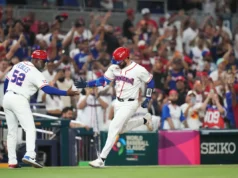 O único golpe de bastão de Austin Wells coloca os dominicanos no livro de recordes e nas semifinais do WBC