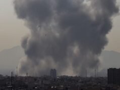 O que os ataques ao Irão e a morte de Khamenei significam para o petróleo e as ações